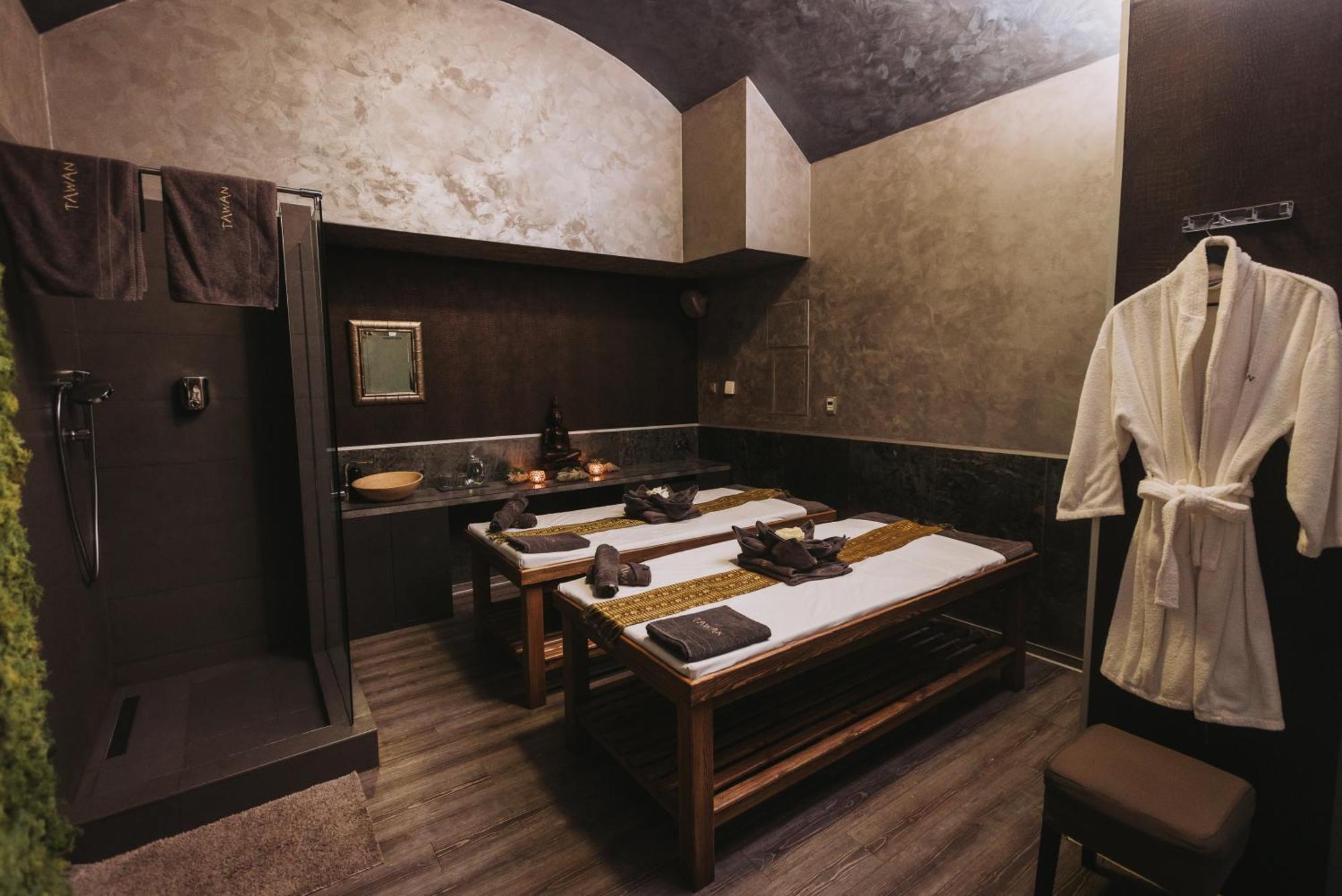 บาร์เซโล บรโน พาเลซ Hotel เบอร์โน ภายนอก รูปภาพ A spa in a hotel
